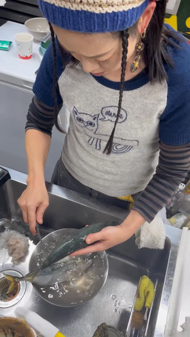 こども食堂【虎吉】の若女将・あゆみ氏🐯
ムロアジという魚を捌きました🐟

いろんなことができるけどなぜかそうはみえないらしい🤣

#虎吉 #こども食堂