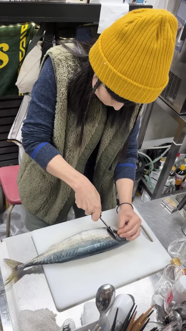 お魚を持ち込んでいただくとその場で捌いて提供いたします🐟🐯

#虎吉 #こども食堂